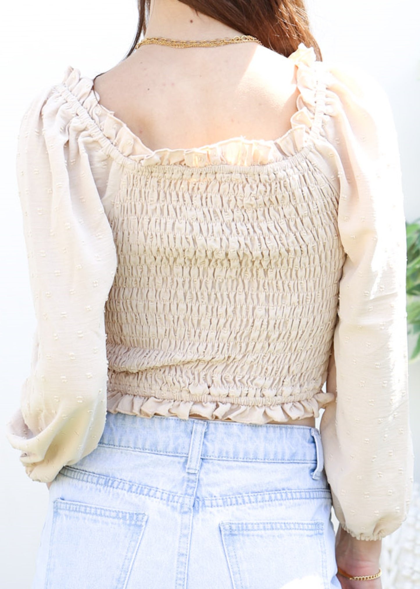 Blusa fruncida con escote cuadrado y volantes