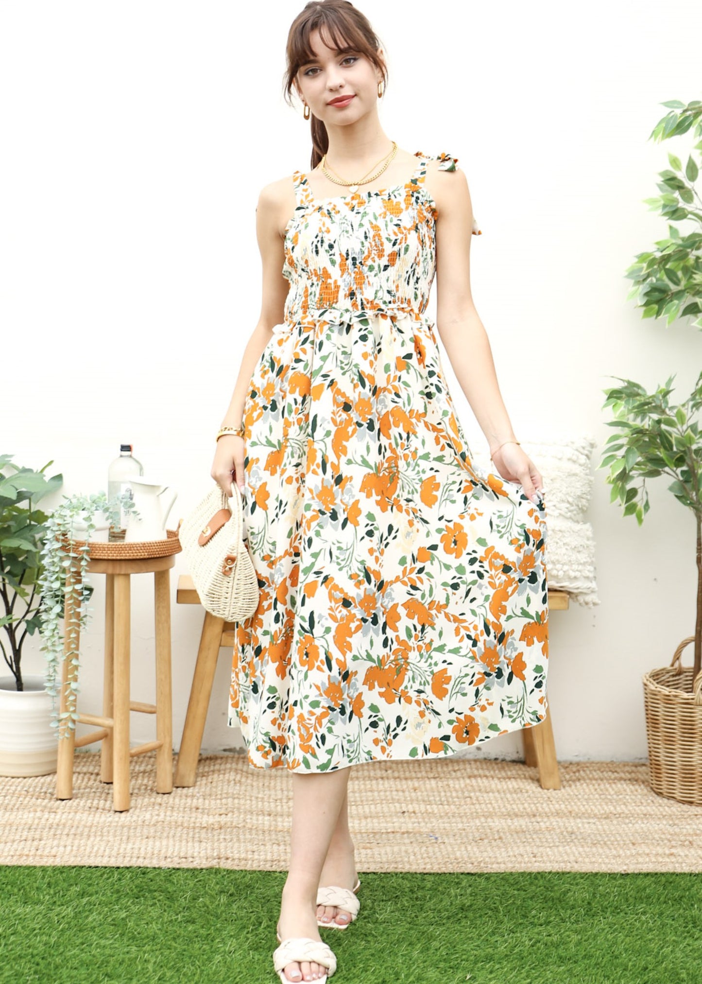 Vestido fruncido con estampado y lazo en los hombros