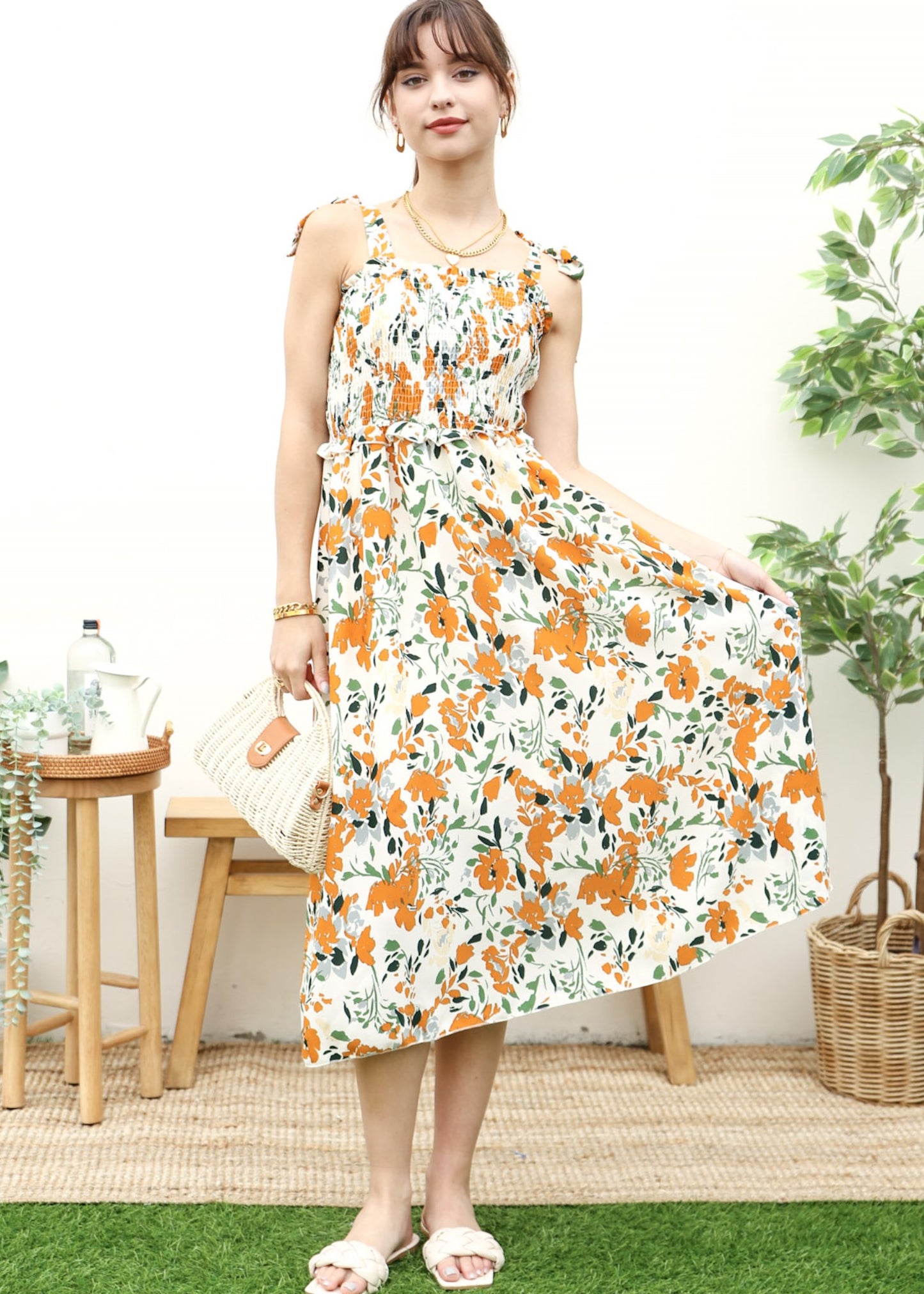 Vestido fruncido con estampado y lazo en los hombros
