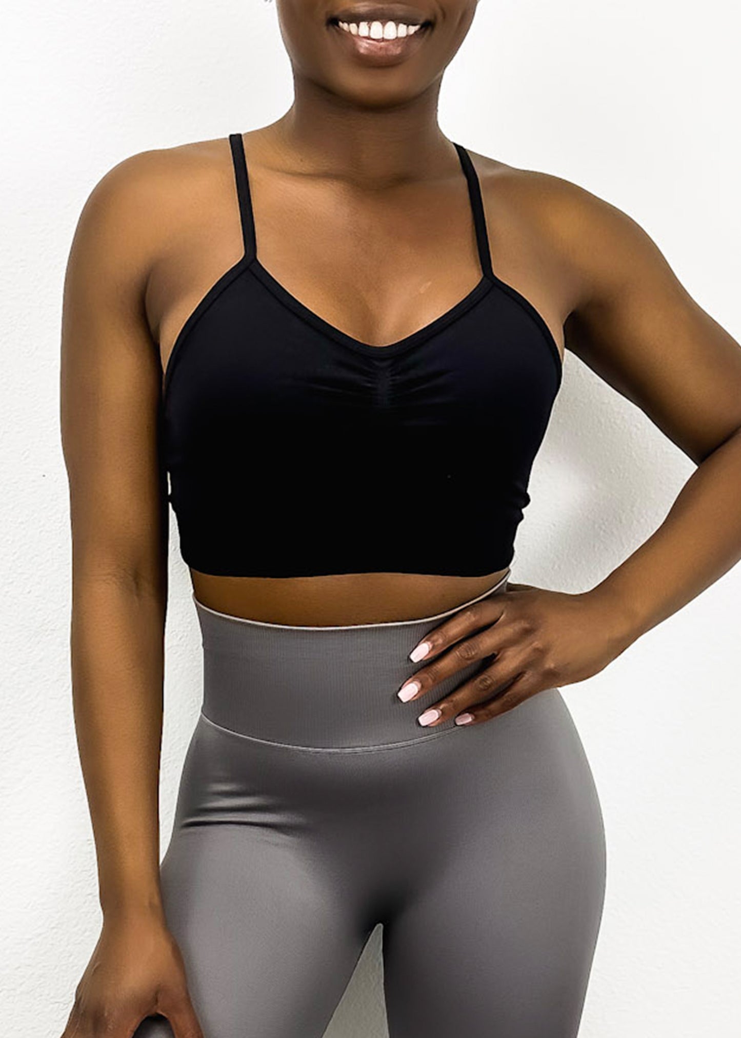 Sujetador deportivo clásico con escote redondo