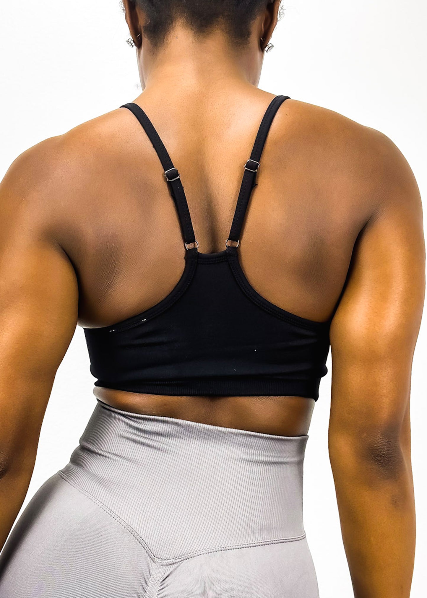 Sujetador deportivo clásico con escote redondo