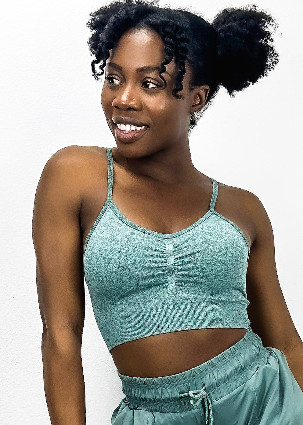 Sujetador deportivo clásico con escote redondo