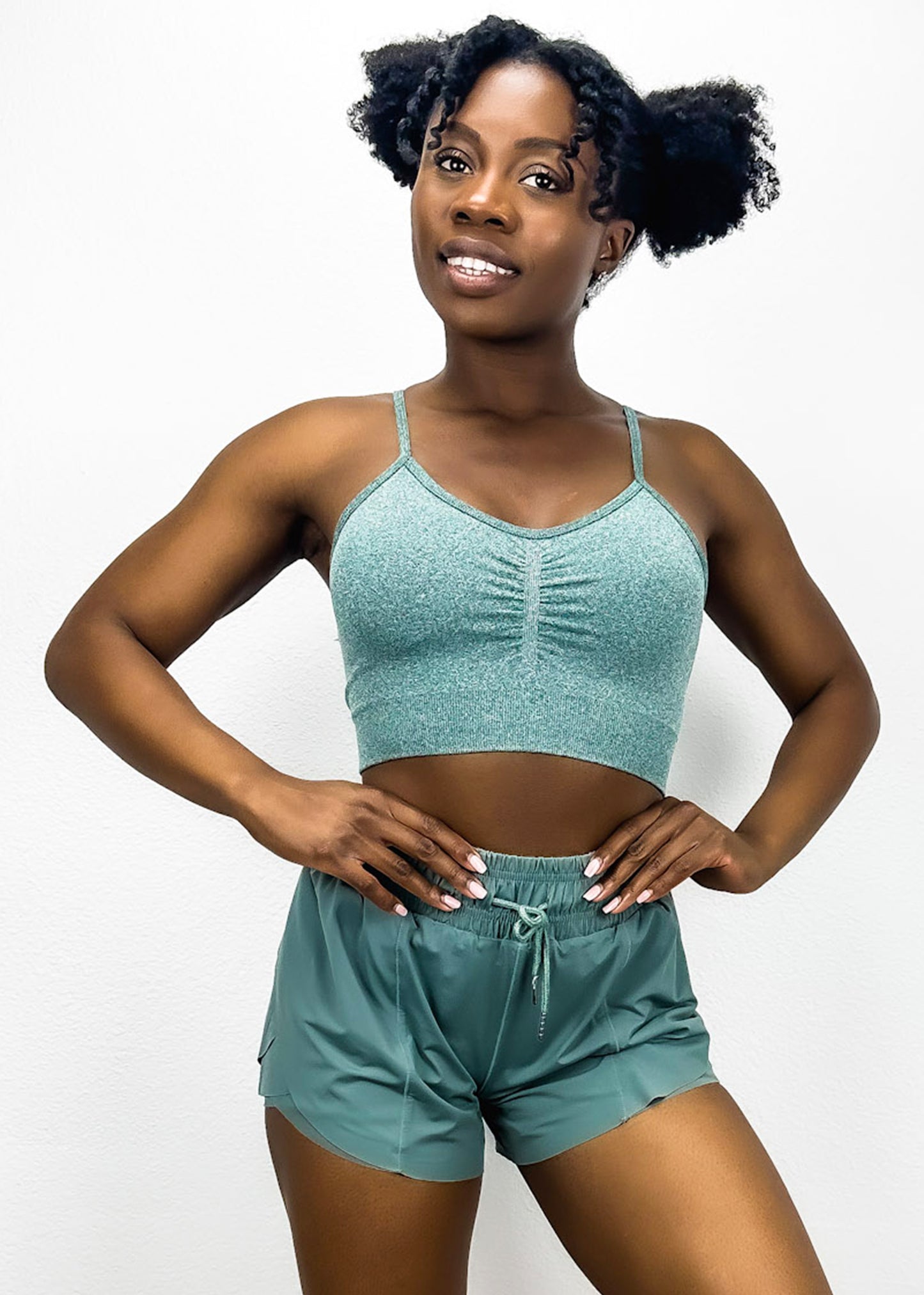 Sujetador deportivo clásico con escote redondo