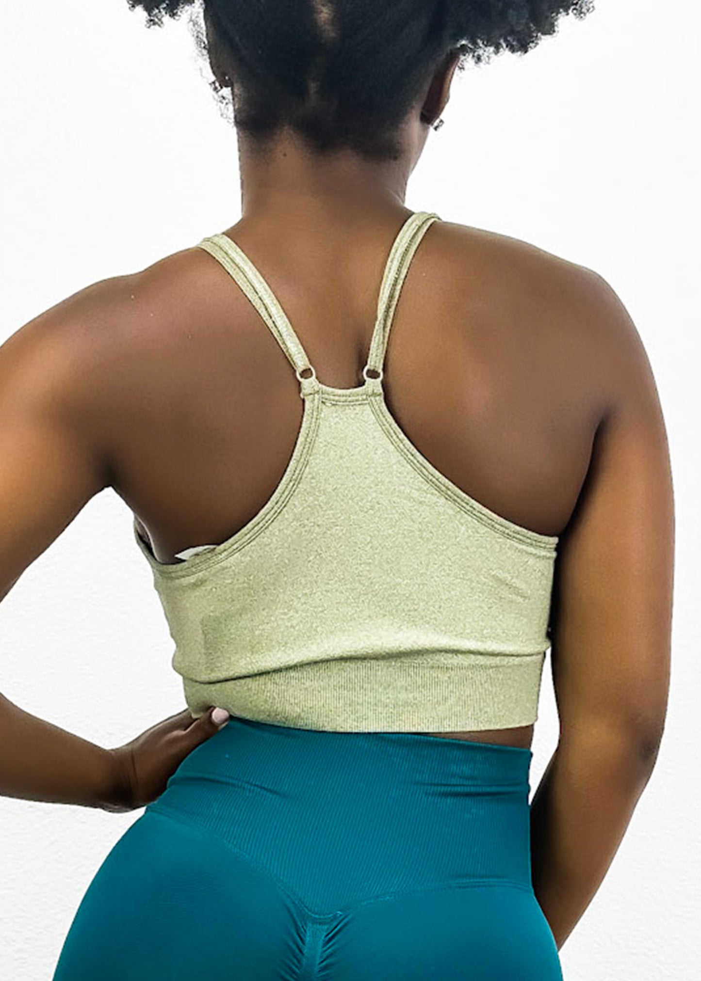 Sujetador deportivo clásico con escote redondo