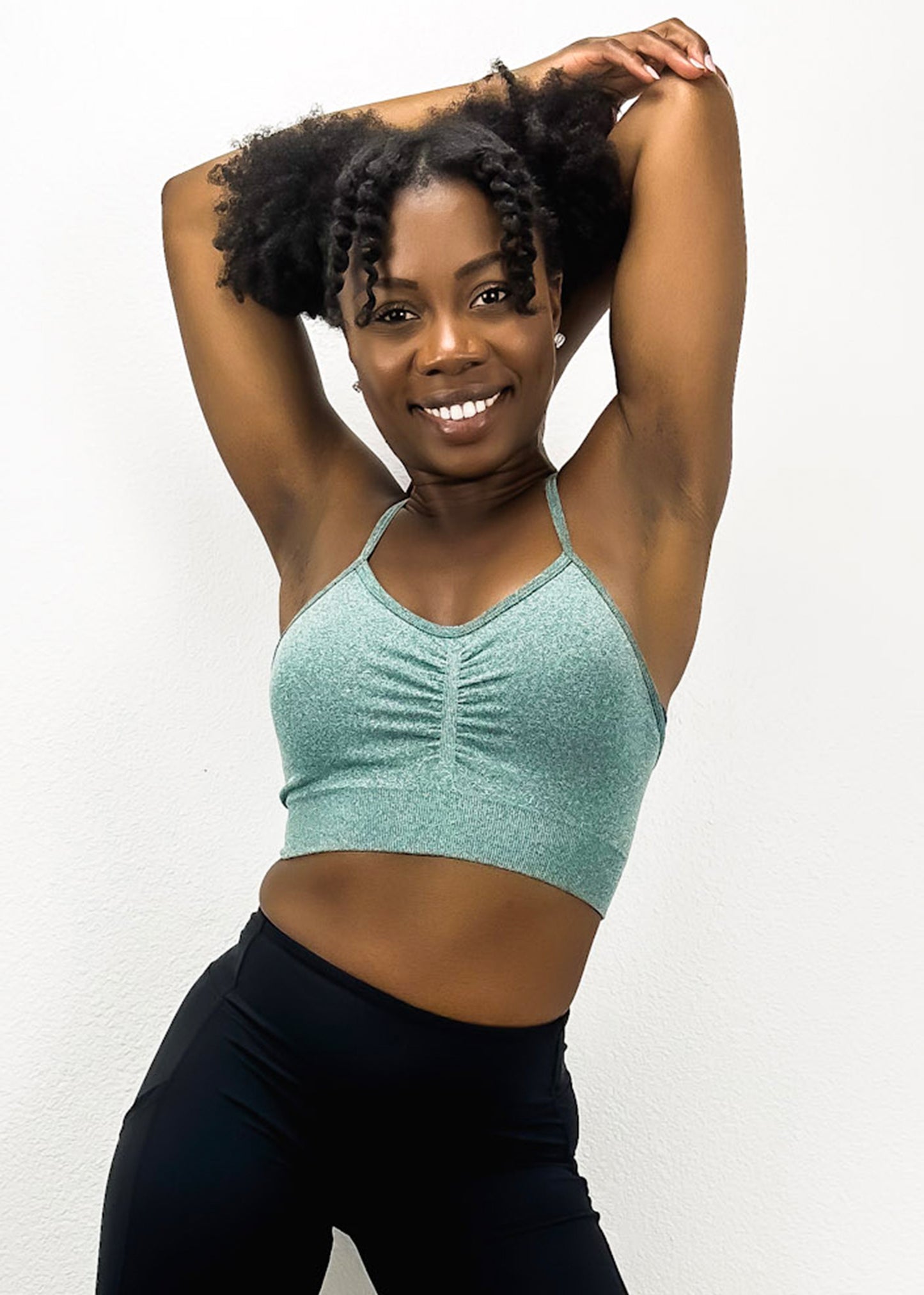 Sujetador deportivo clásico con escote redondo