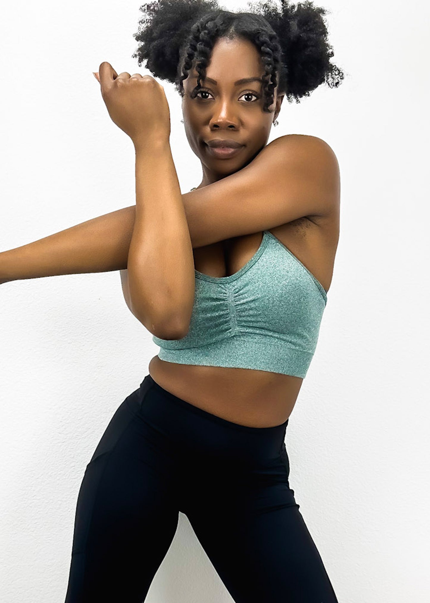 Sujetador deportivo clásico con escote redondo