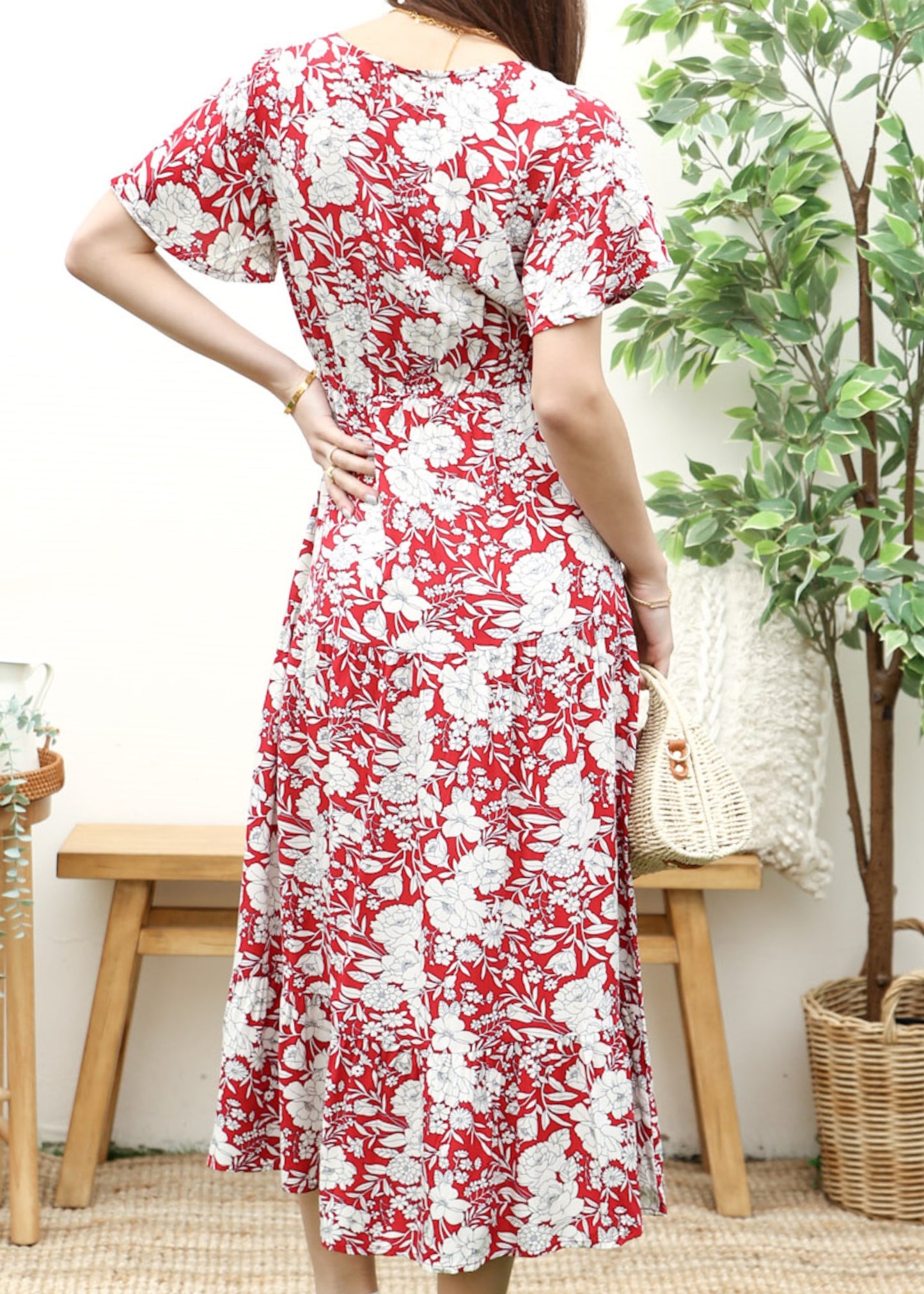 Vestido midi con escote en V y estampado floral