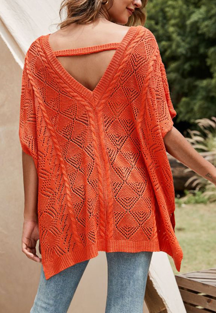 Top tipo poncho de crochet con detalle en la espalda