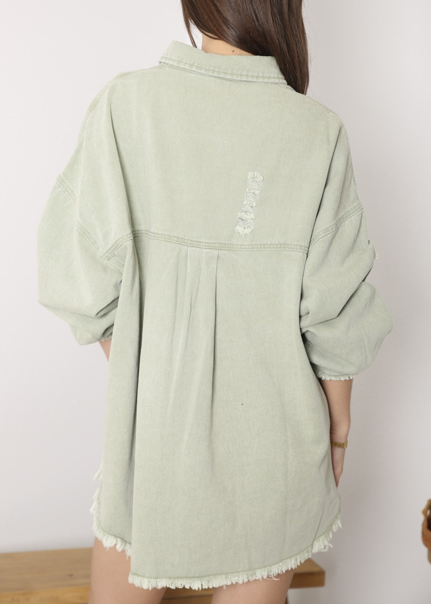 Chaqueta de mezclilla desgastada