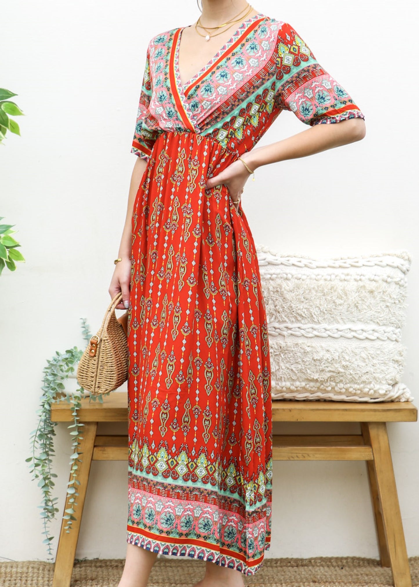 Vestido largo bohemio con escote cruzado