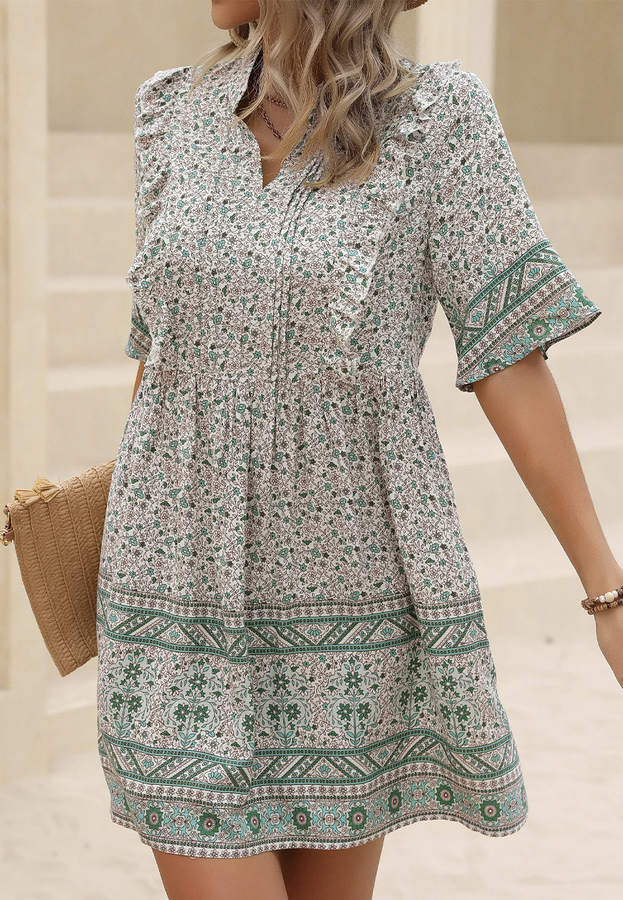 Vestido bohemio con estampado floral y volantes en la parte delantera