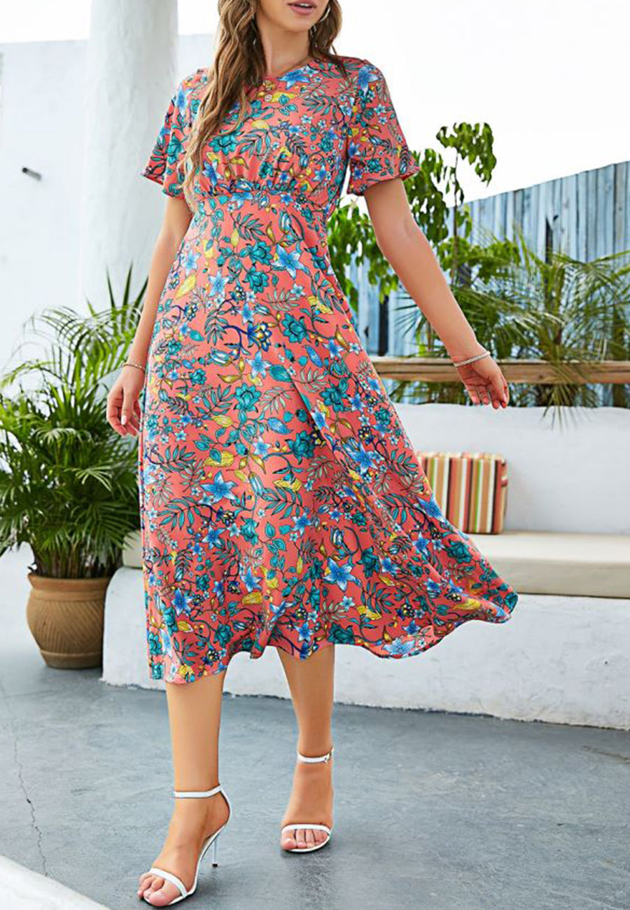 Vestido con estampado floral y cintura plisada
