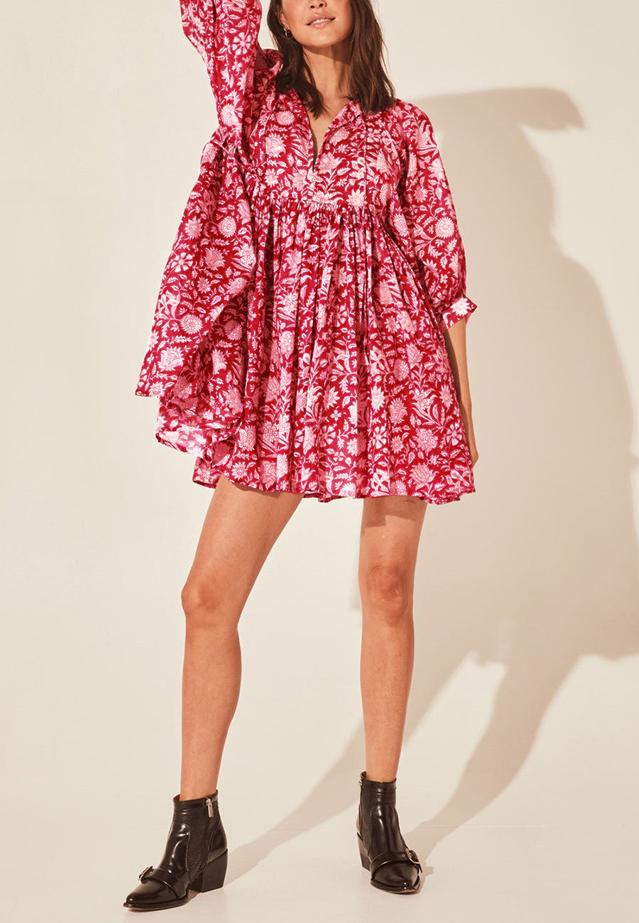 Vestido plisado con mangas dolman y estampado floral
