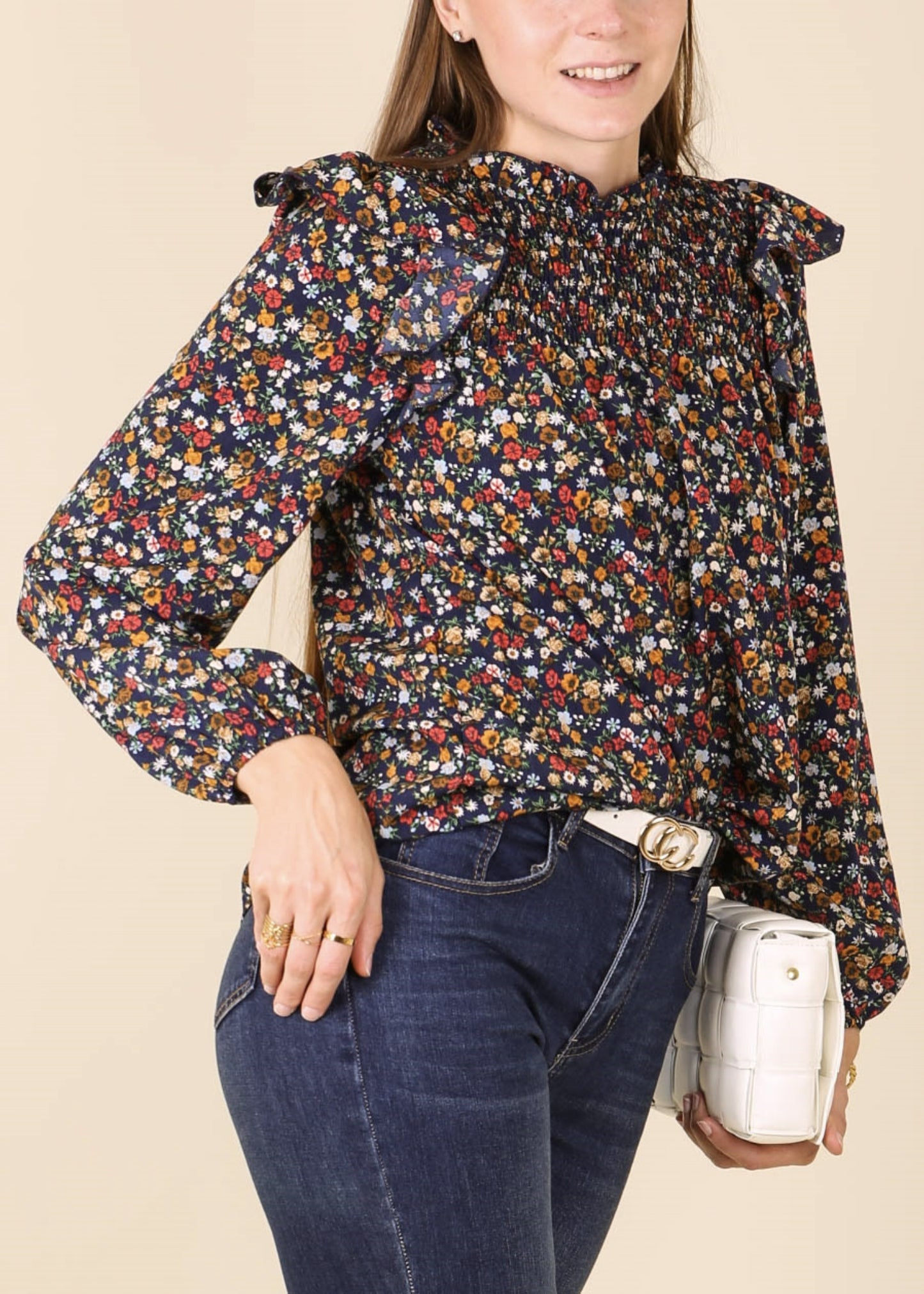 Blusa de manga larga con cuello fruncido y volantes