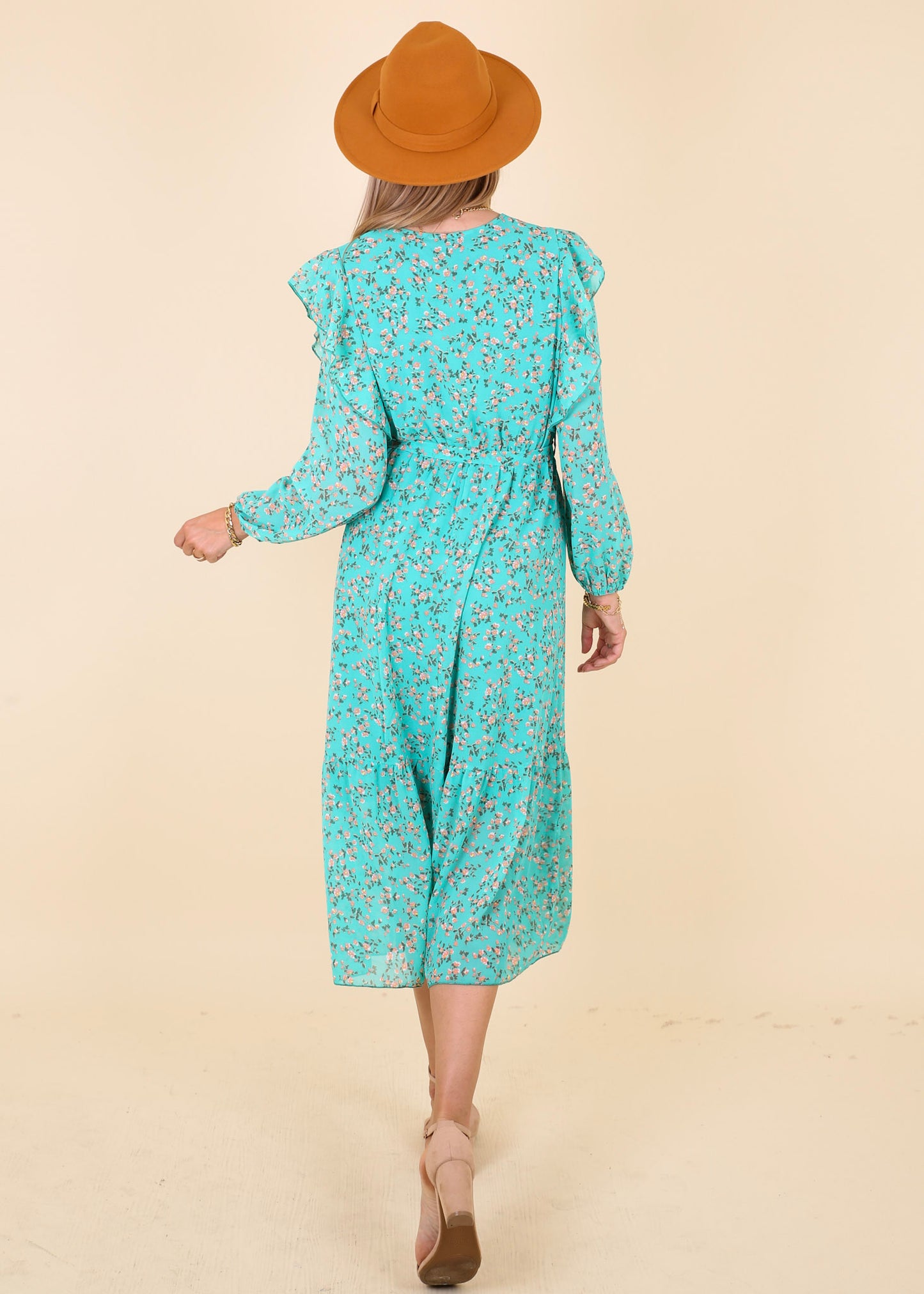 Vestido midi de manga larga con volantes en los hombros