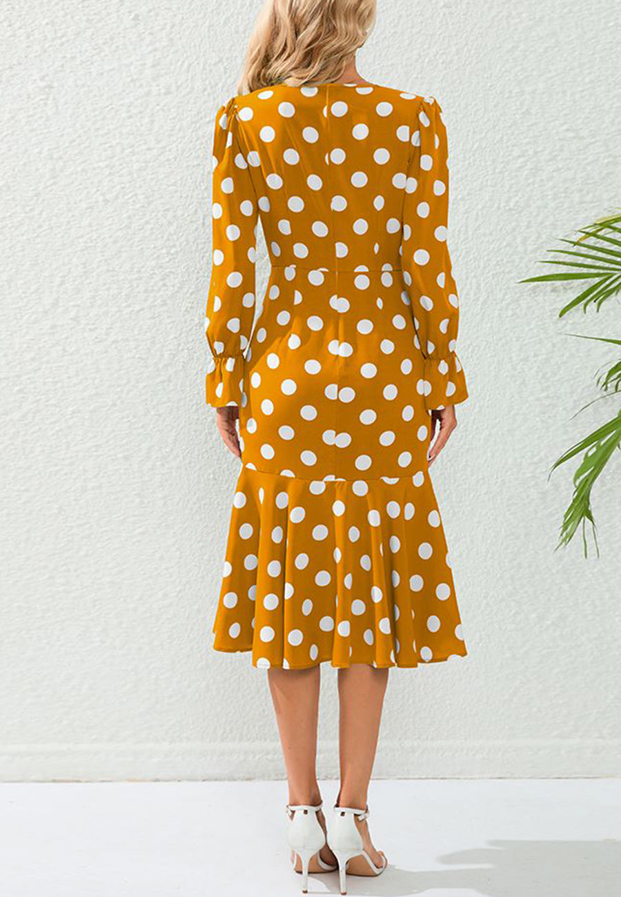 Vestido fruncido con estampado de lunares