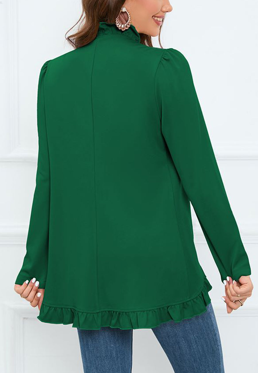 Abrigo con botones en contraste y ribete de volantes