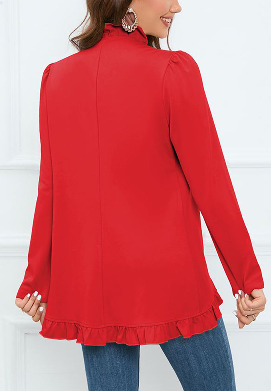 Abrigo con botones en contraste y ribete de volantes