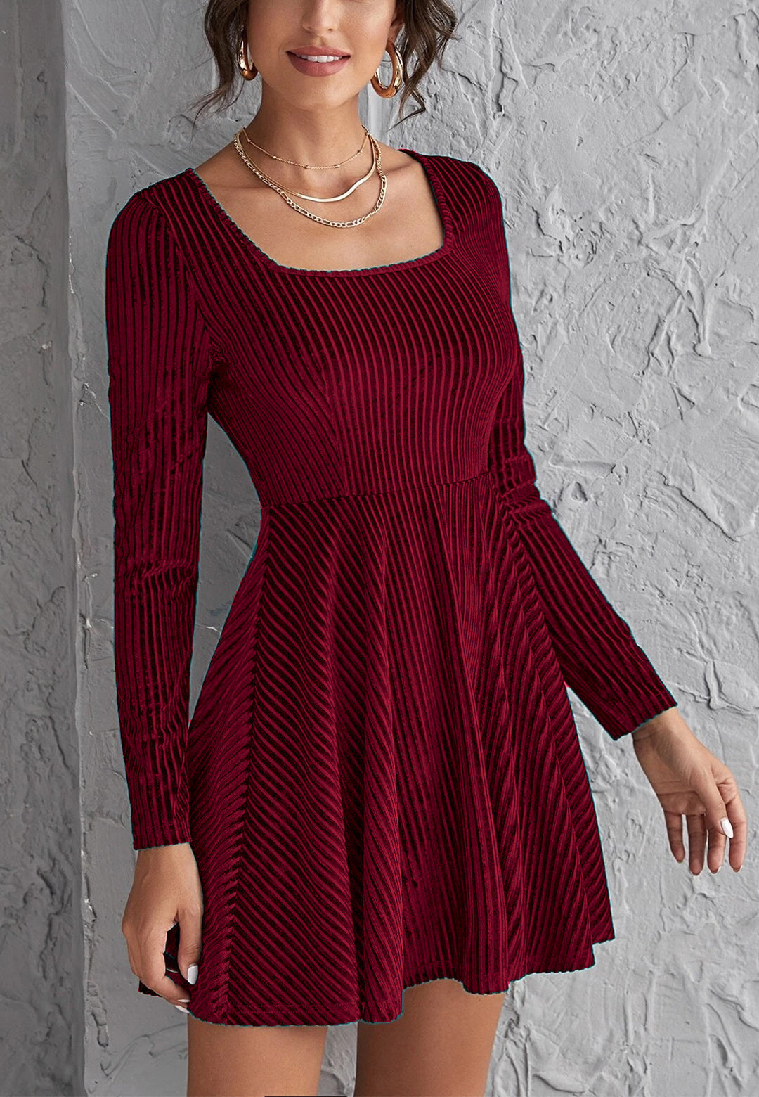 Vestido skater texturizado con escote cuadrado
