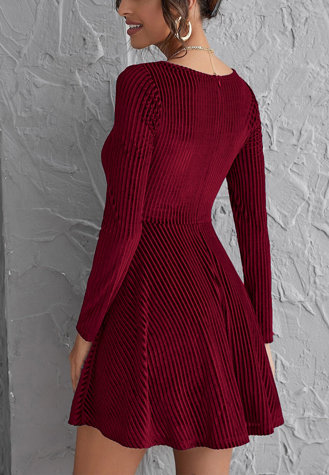 Vestido skater texturizado con escote cuadrado