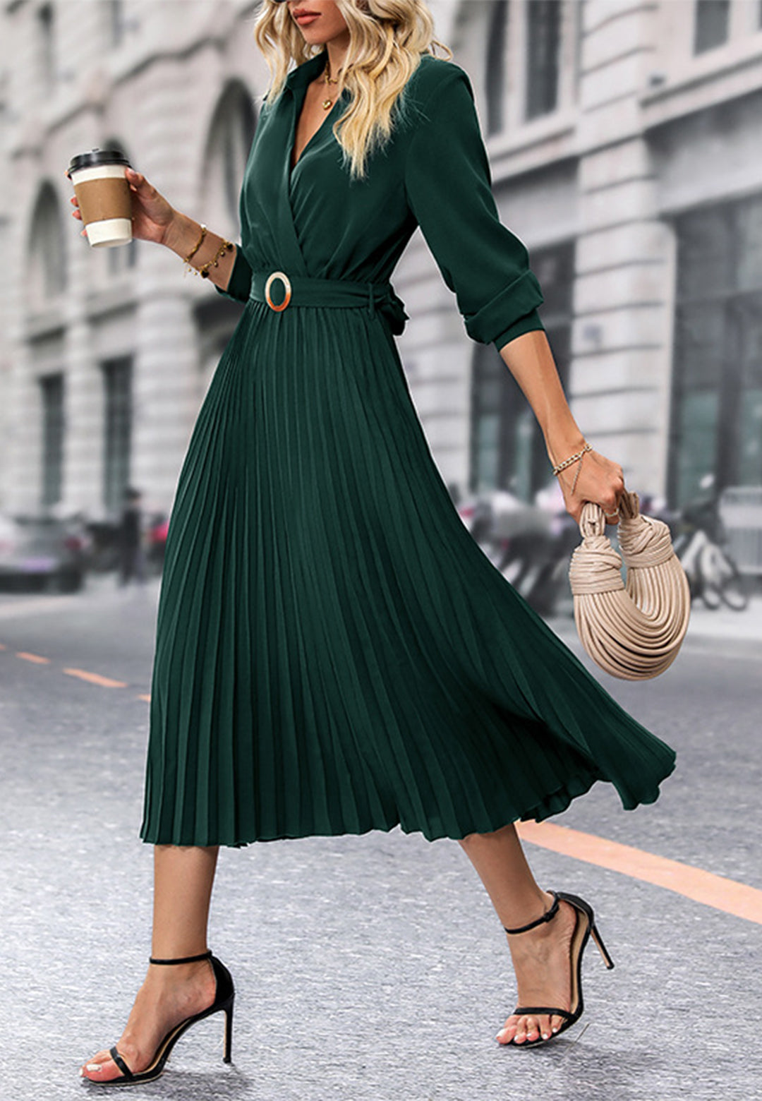 Vestido plisado con cuello cruzado