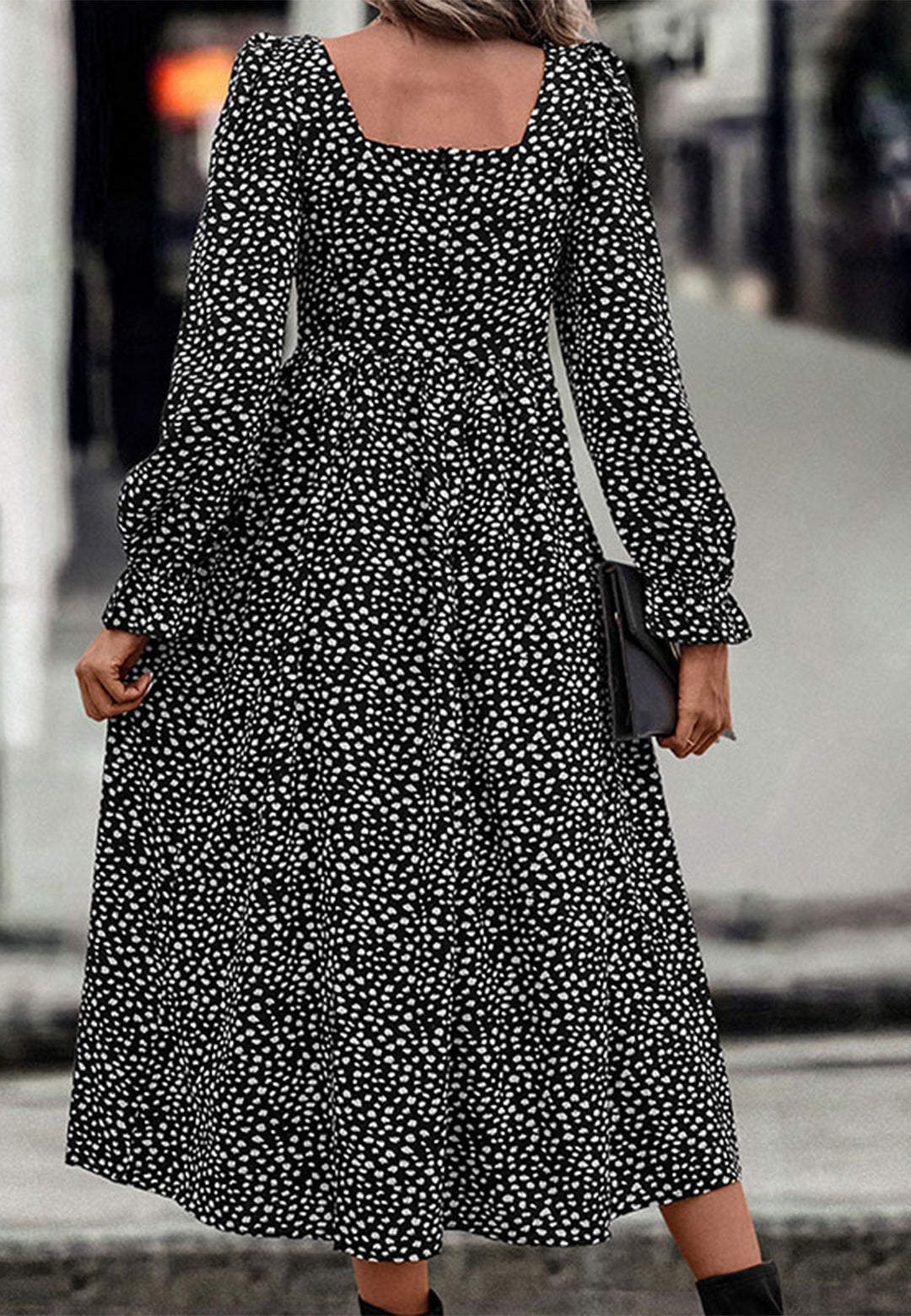 Vestido midi con escote cuadrado y estampado de lunares