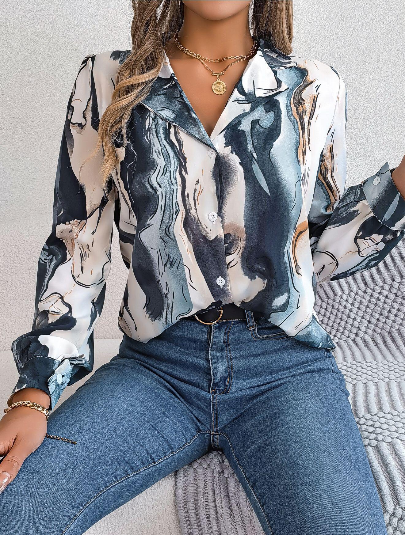 Camisa con botones y estampado abstracto