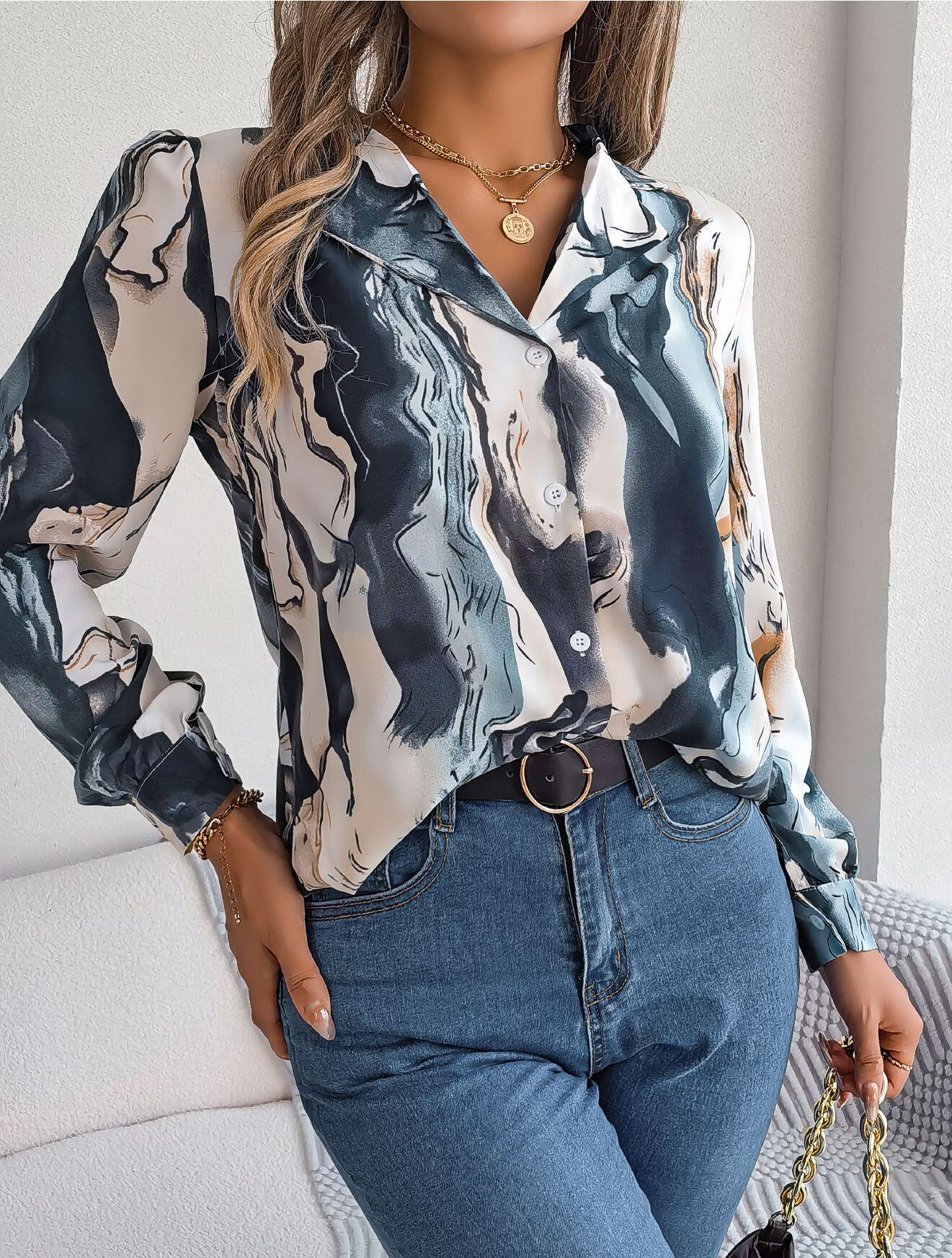 Camisa con botones y estampado abstracto