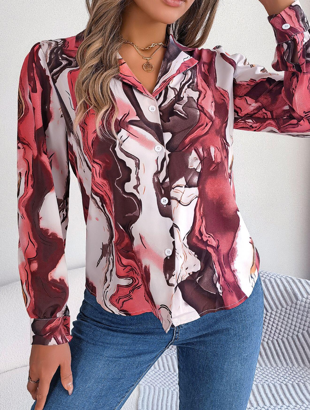 Camisa con botones y estampado abstracto
