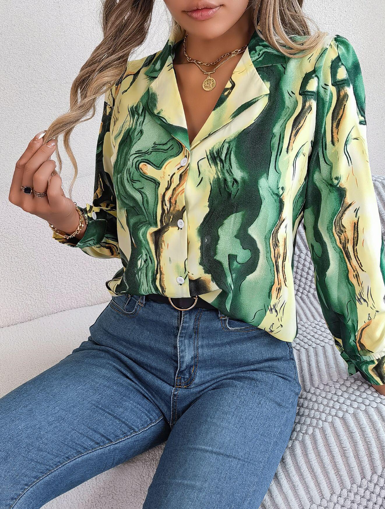 Camisa con botones y estampado abstracto
