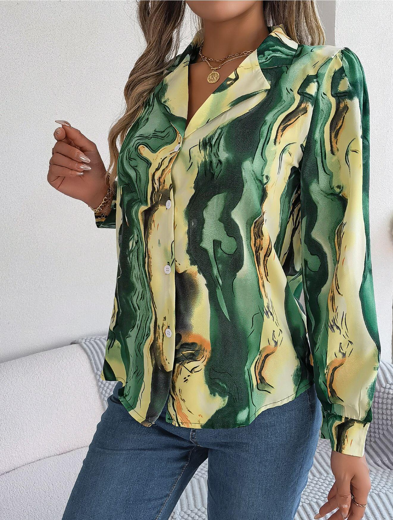 Camisa con botones y estampado abstracto