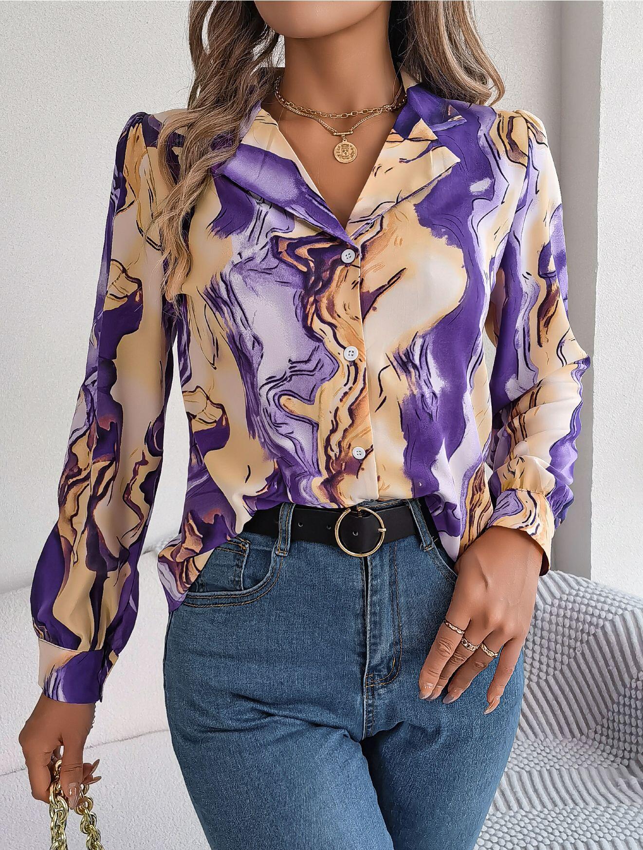 Camisa con botones y estampado abstracto
