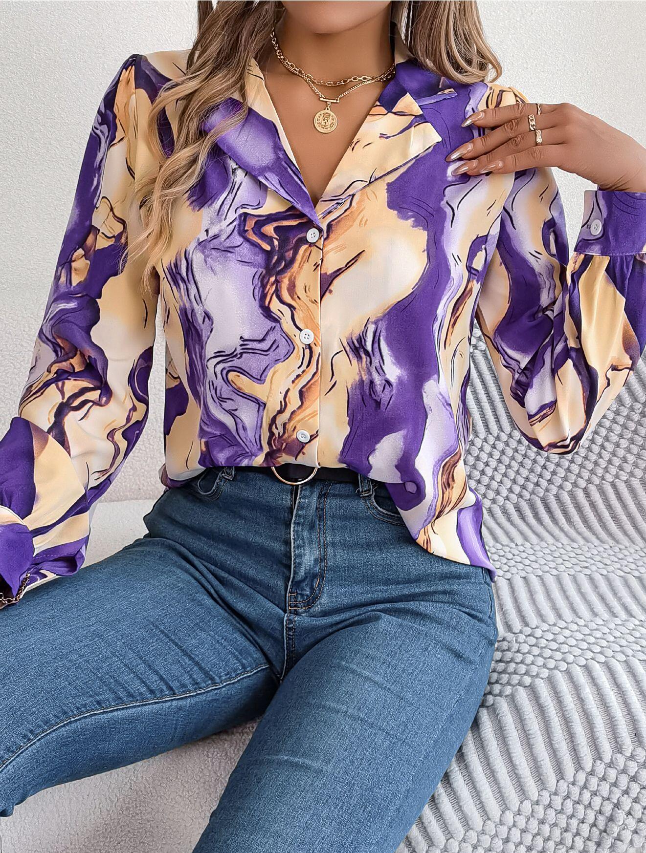 Camisa con botones y estampado abstracto