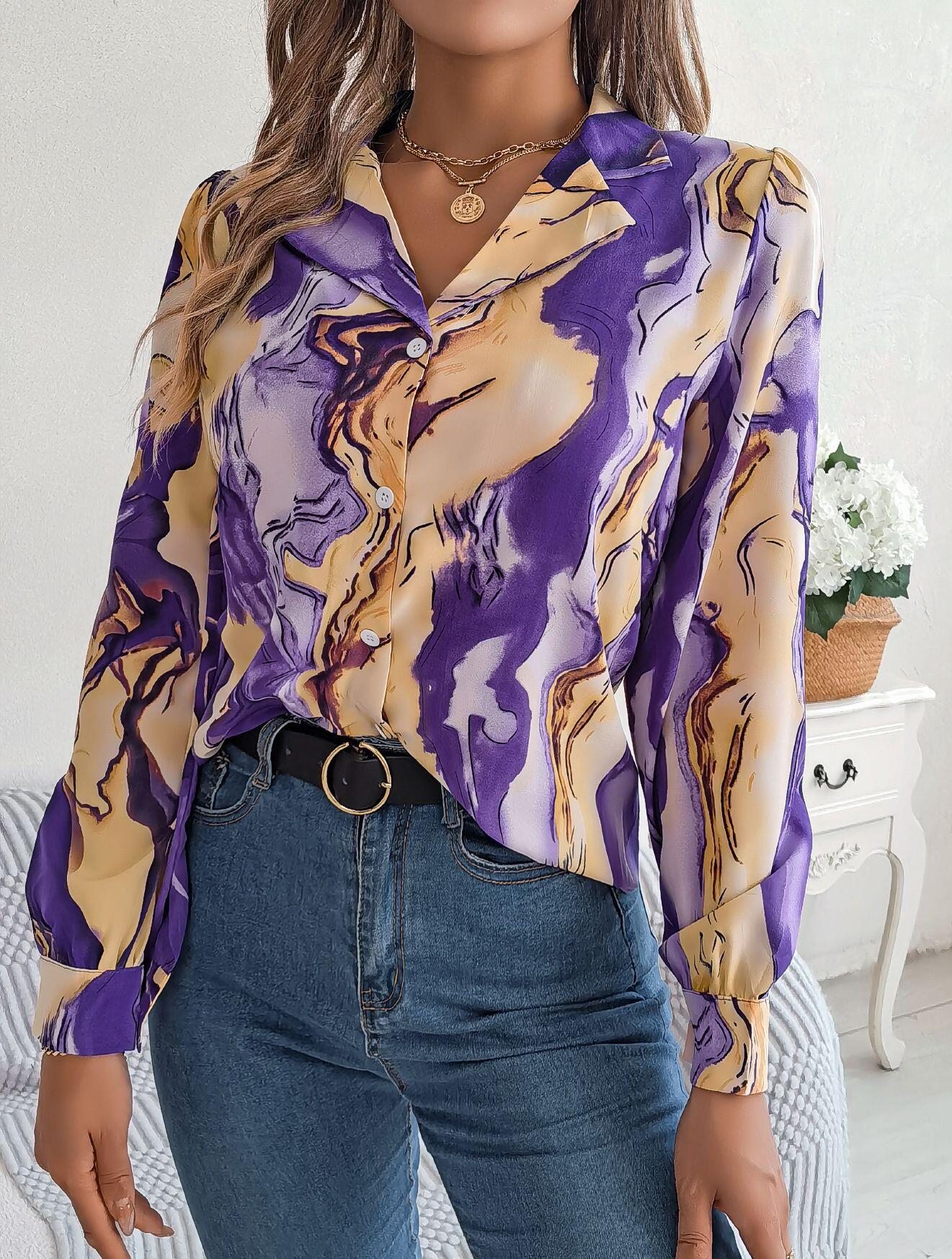 Camisa con botones y estampado abstracto