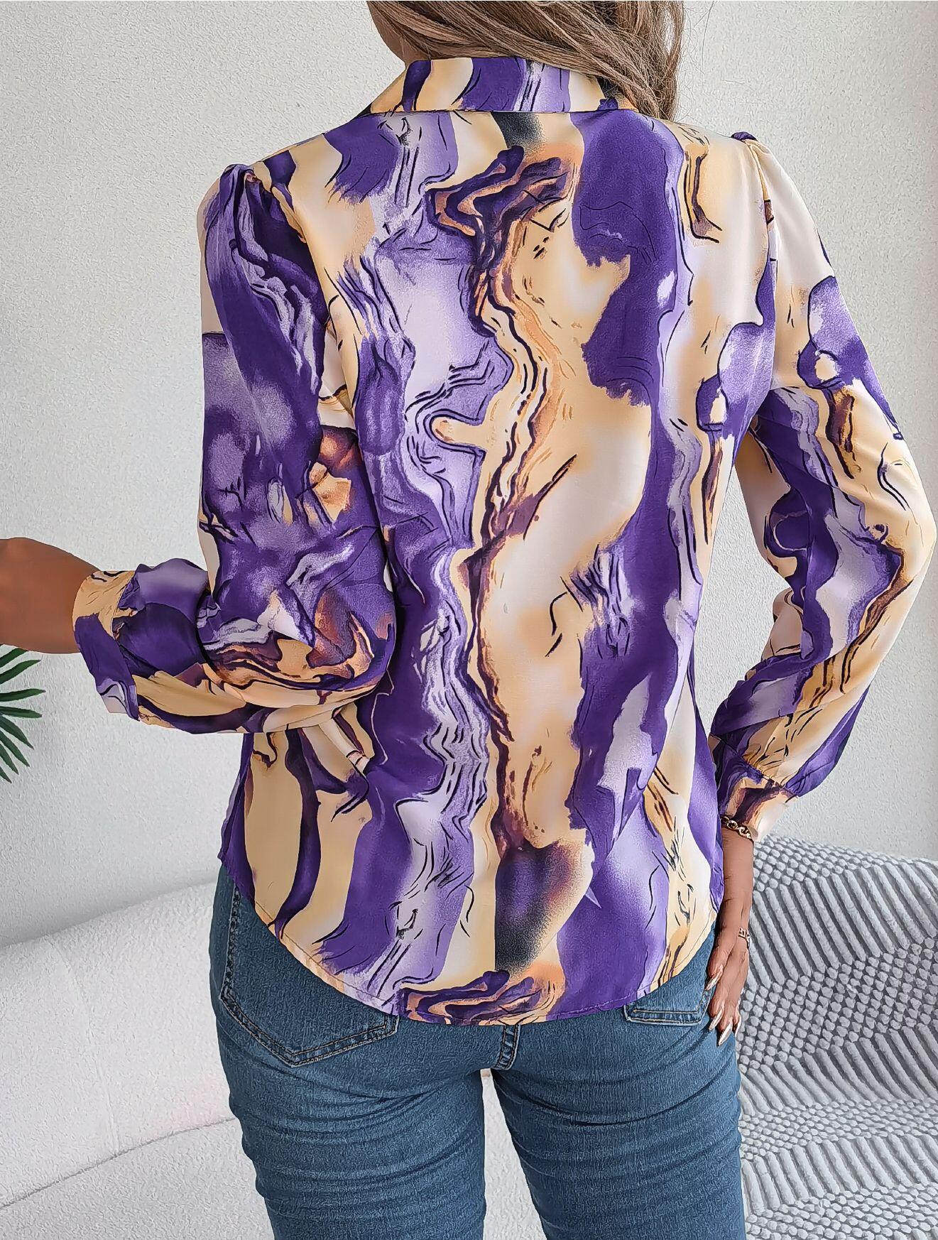 Camisa con botones y estampado abstracto