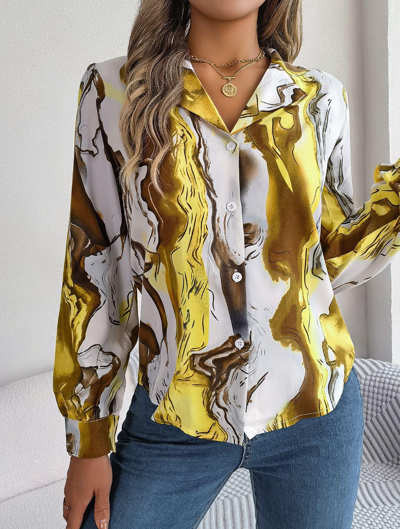 Camisa con botones y estampado abstracto
