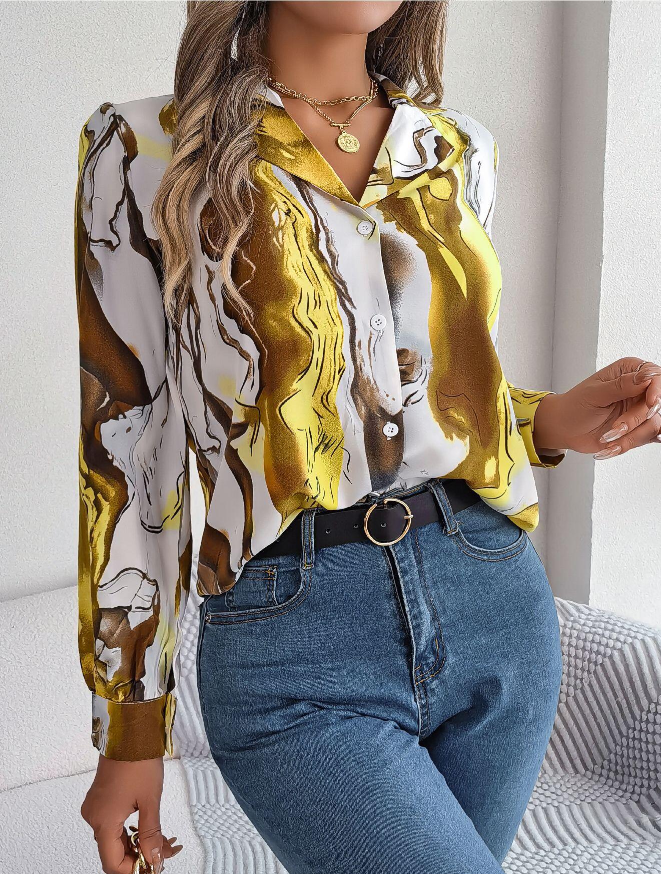 Camisa con botones y estampado abstracto