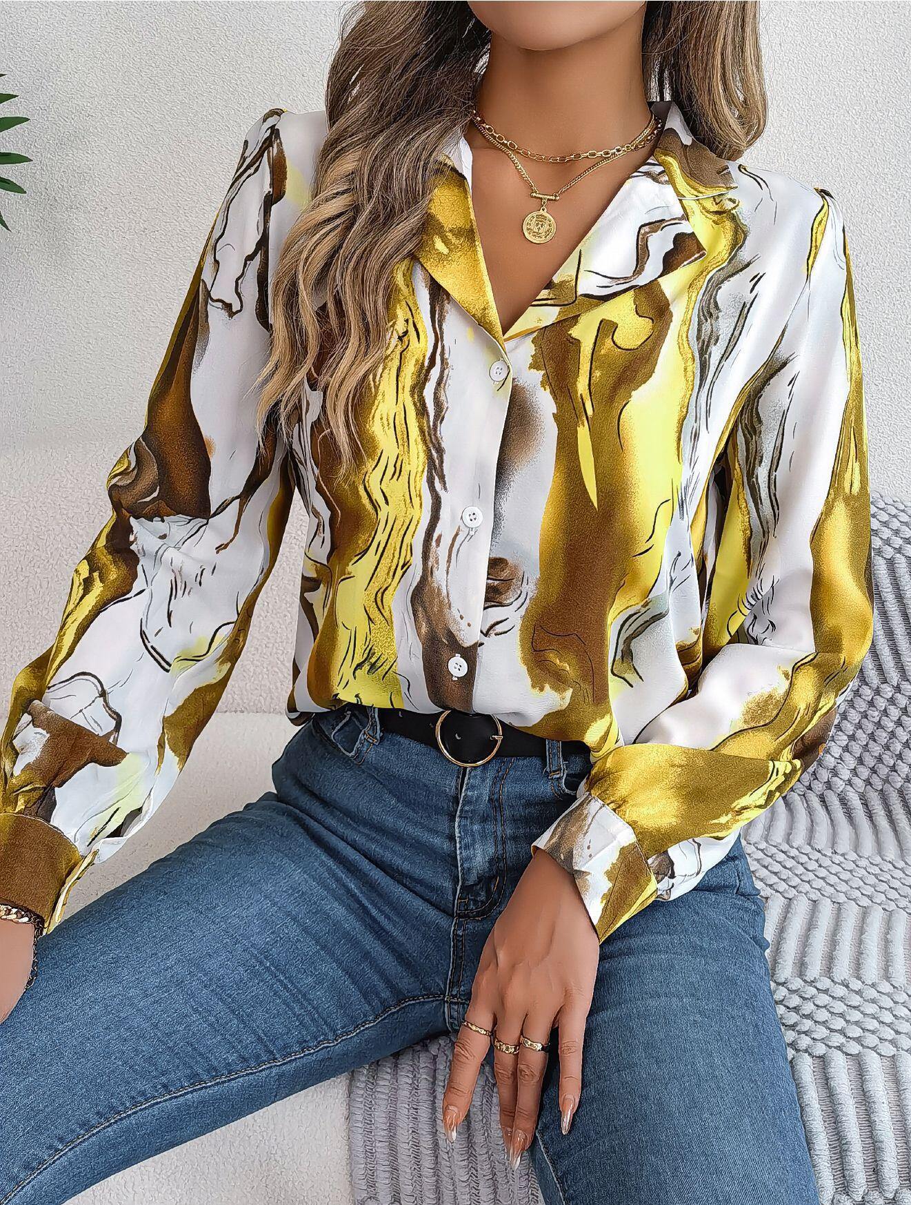 Camisa con botones y estampado abstracto