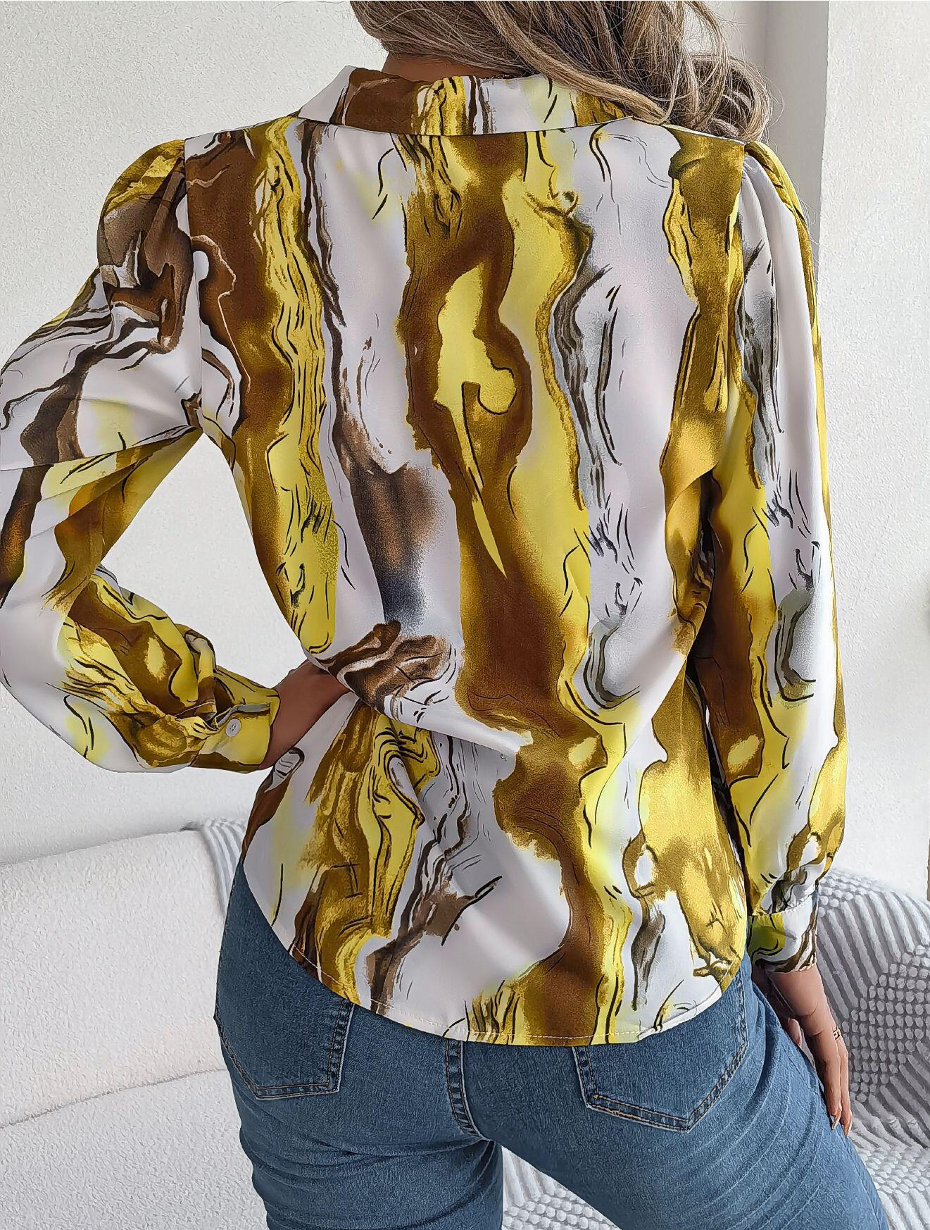 Camisa con botones y estampado abstracto