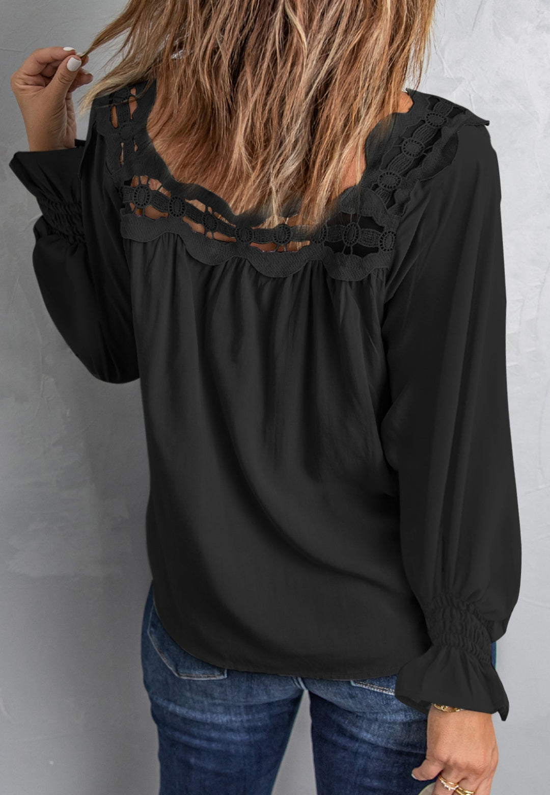 Top de crochet con escote cuadrado festoneado