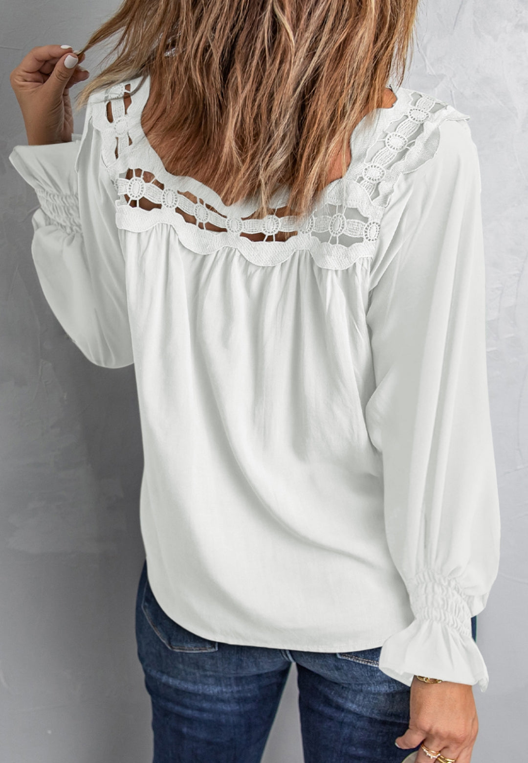 Top de crochet con escote cuadrado festoneado