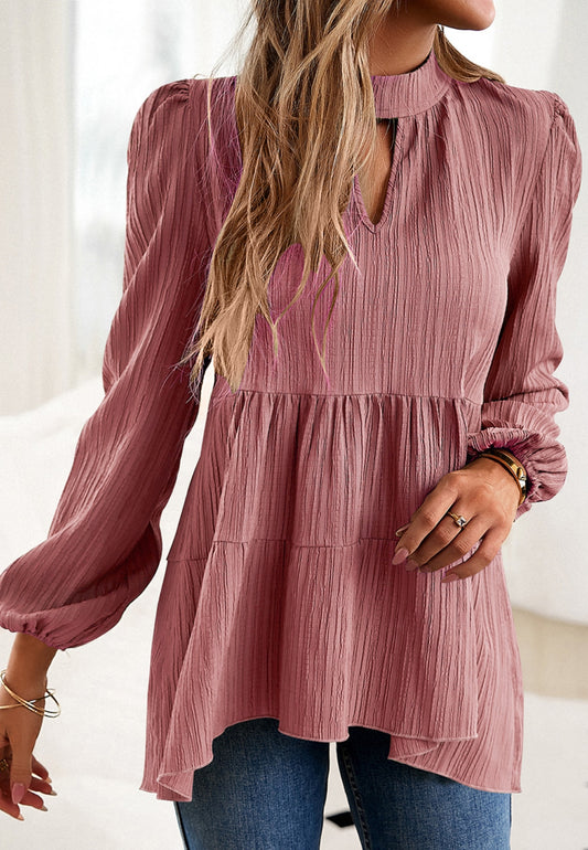 Top de cuello alto con abertura frontal en color liso