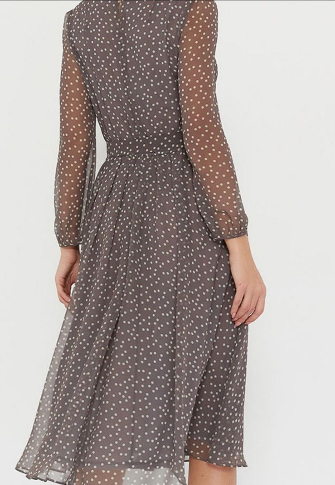 Vestido con estampado de lunares transparentes