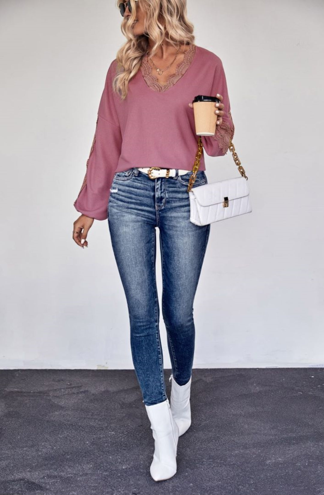 Suéter con escote en V y ribete de encaje festoneado