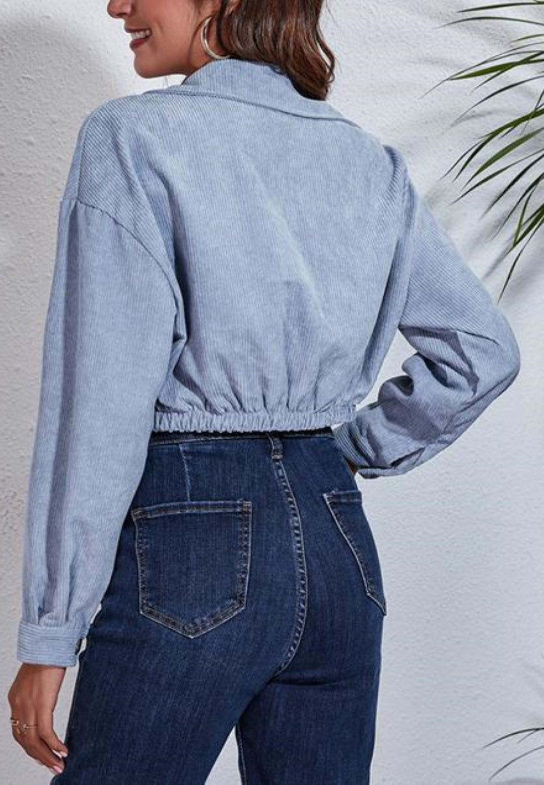Chaqueta de pana corta con botones en la parte delantera