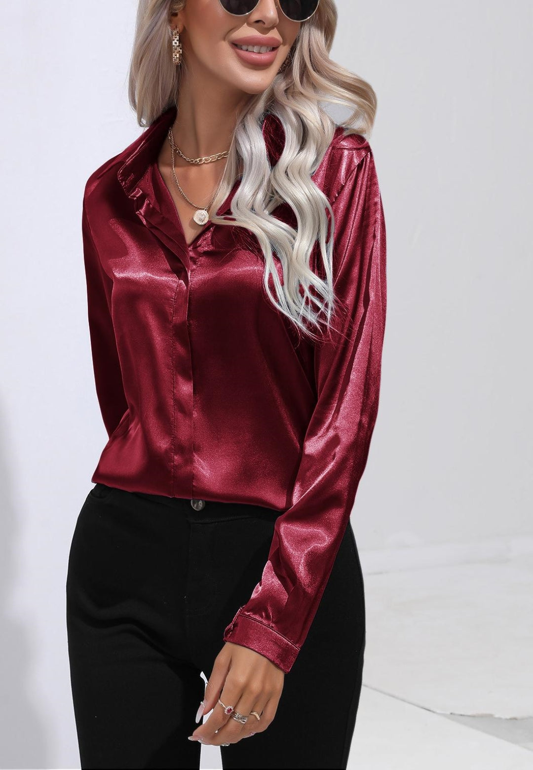 Camisa de satén con cuello abotonado