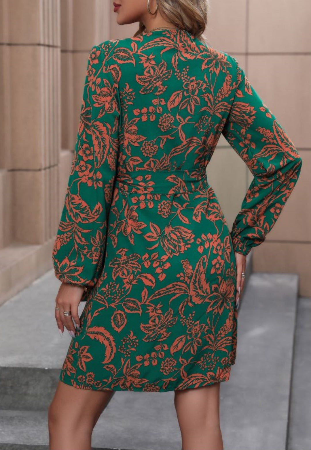 Vestido con lazo lateral y estampado floral