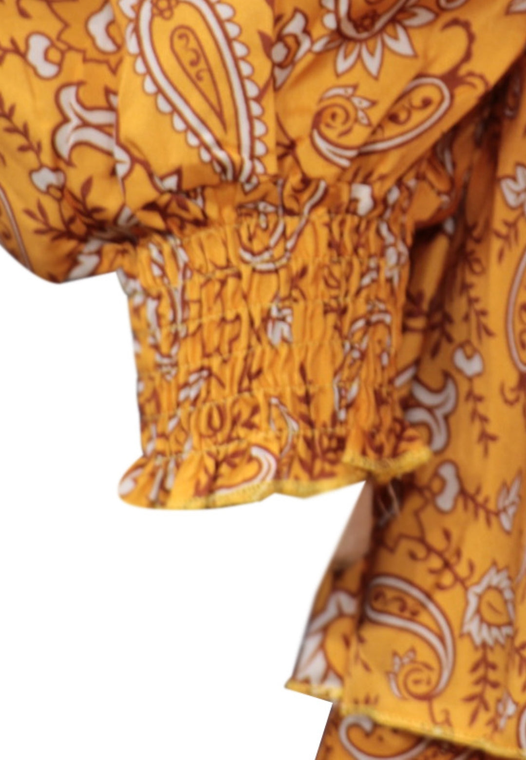 Vestido de cachemira con cuello alto y fruncido