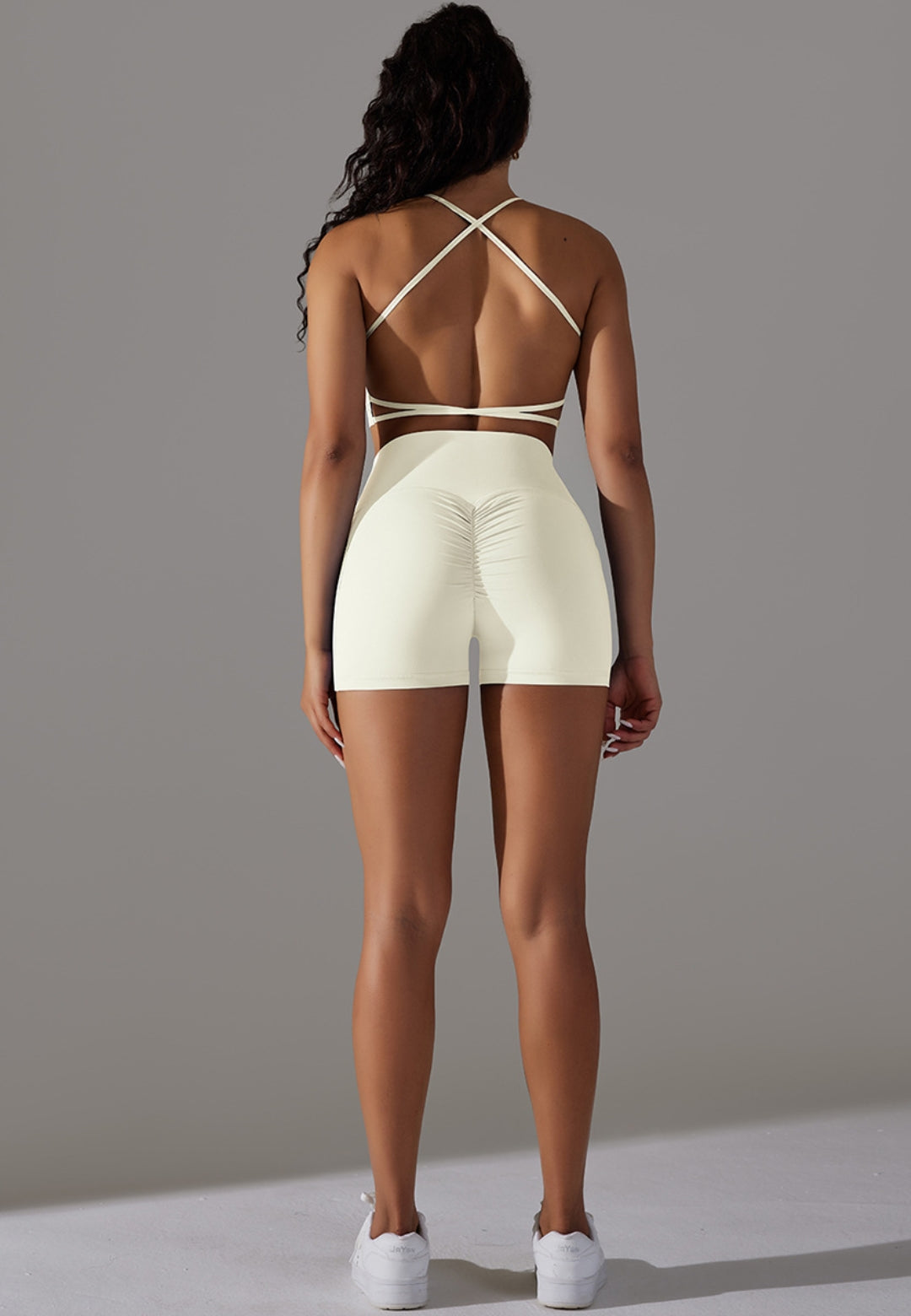 Conjunto deportivo sin espalda en color liso