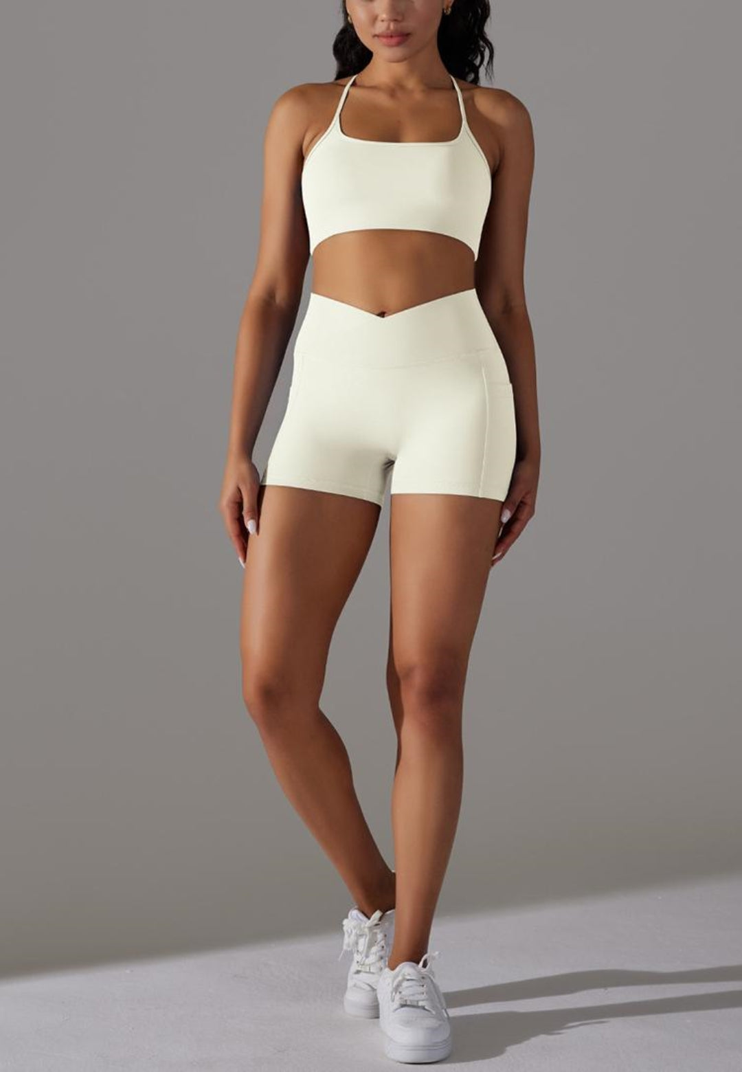 Conjunto deportivo sin espalda en color liso